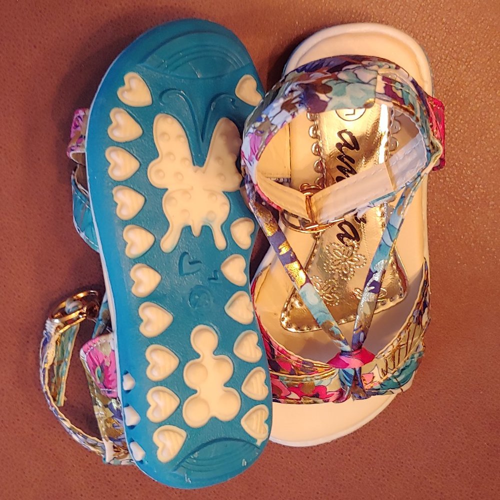 Shoes - Picture 3 of 4